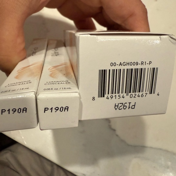 Laura Geller Filter First Luminous Foundation and Concealers - Picture 7 of 8